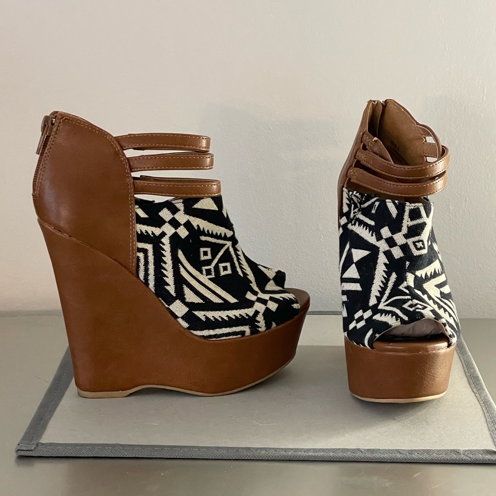 Shi— by Journeys Brown and Black Patterned Wedge Sandals